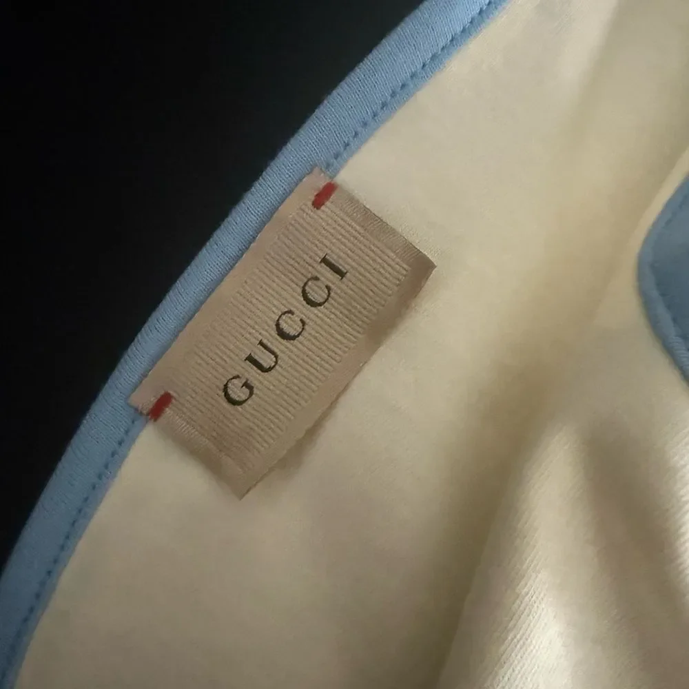 Brand new with box Gucci baby Bib Jetsons collection